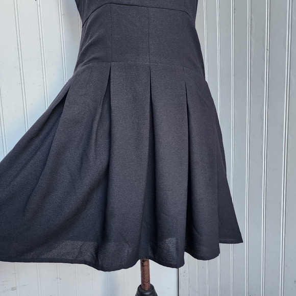 NWT Forever 21 Fit Flare Mini Strap Dress Black Pleated Sz M - Picture 4 of 15